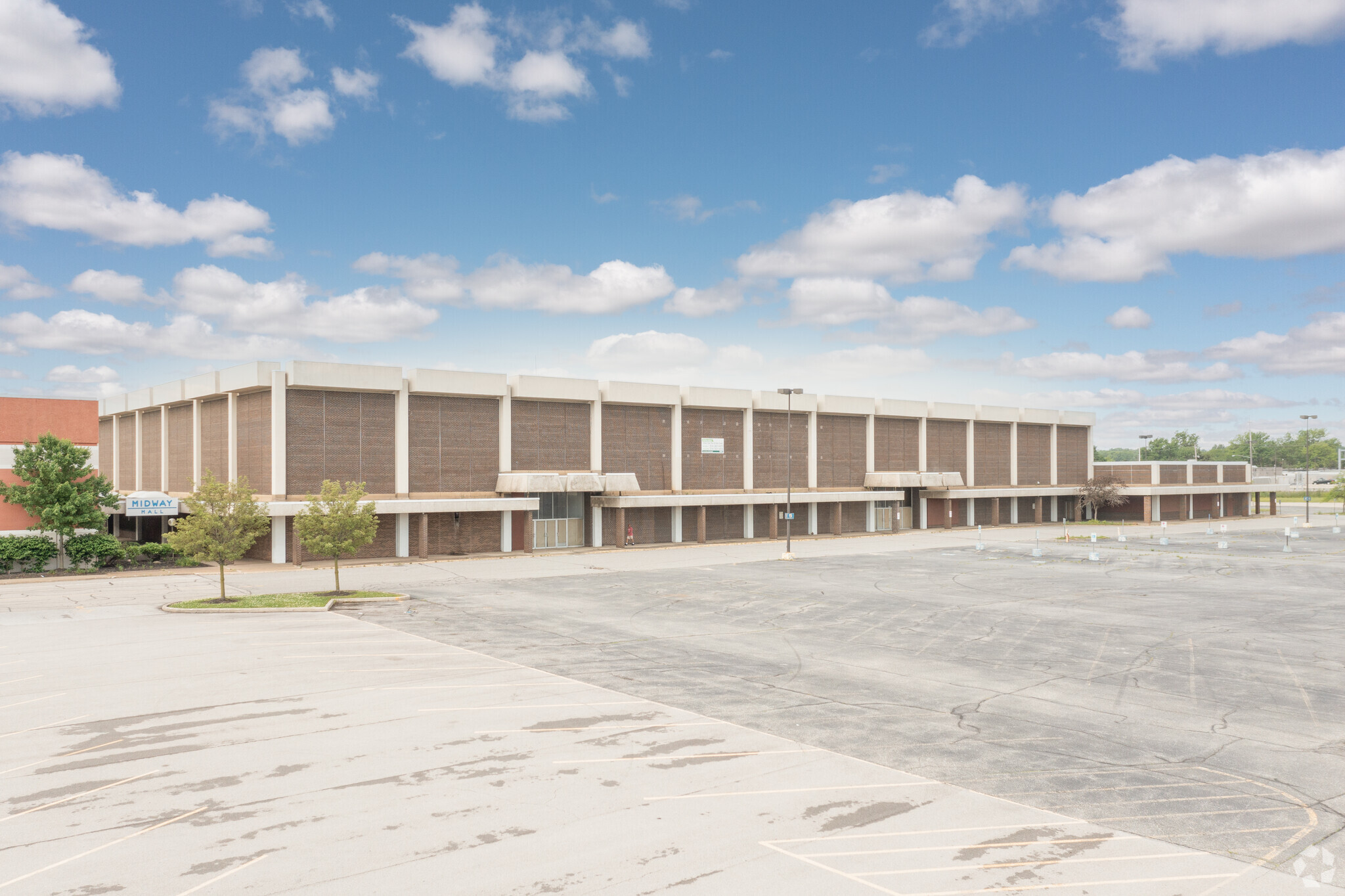 4900 Midway Mall, Elyria, OH for sale Primary Photo- Image 1 of 1