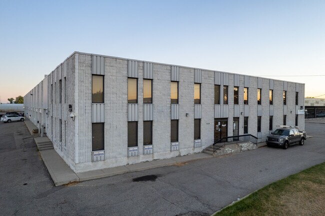Plus de détails pour 1112 40th Ave NE, Calgary, AB - Bureau à louer