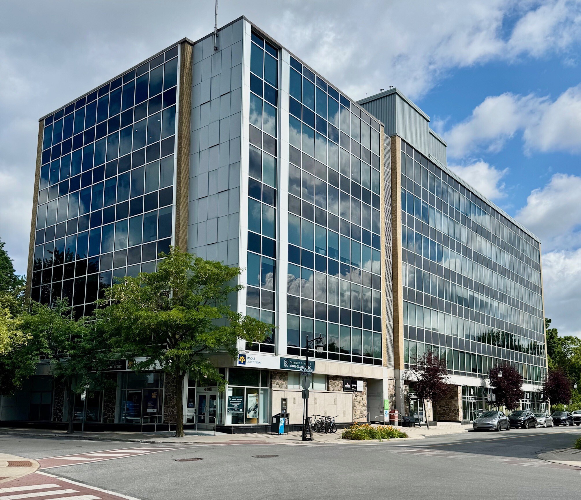 2-14 Boul Désaulniers, Saint-lambert, QC for lease Building Photo- Image 1 of 10