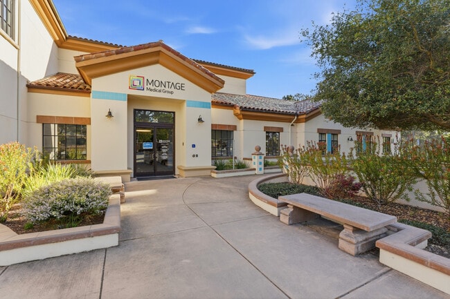 Plus de détails pour 30 Garden Ct, Monterey, CA - Bureau à vendre