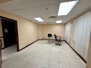 1009 Brighton Beach Ave, Brooklyn, NY for lease Building Photo- Image 2 of 2
