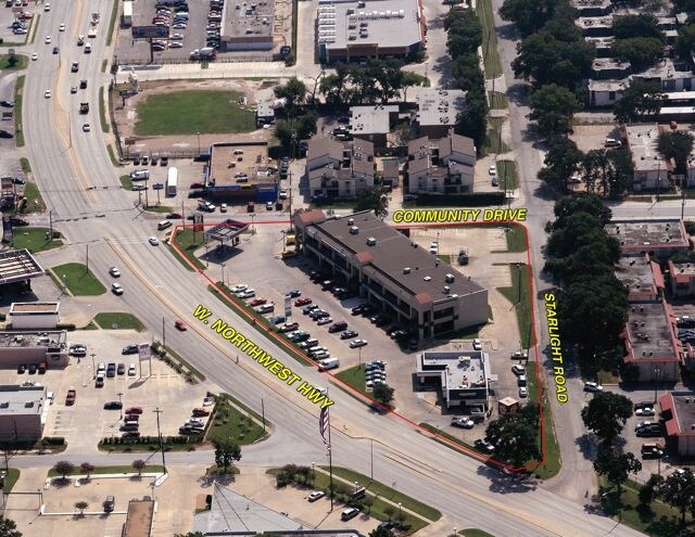 2750 W Northwest Hwy, Dallas, TX à louer Photo du bâtiment- Image 1 de 4