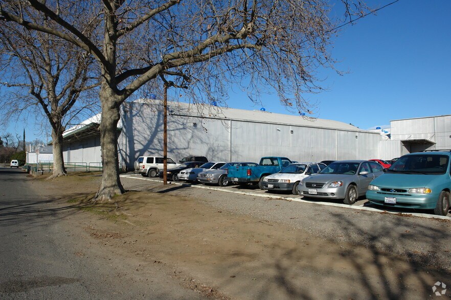 2020 Esplanade Rd, Chico, CA à vendre - Photo du bâtiment - Image 3 de 25