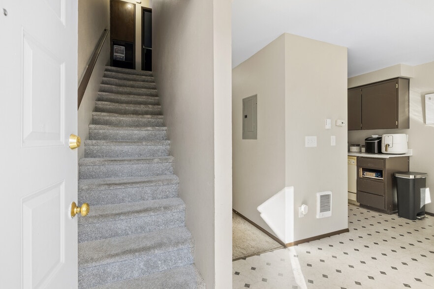 429 37th St SE, Auburn, WA for sale - Building Photo - Image 2 of 13