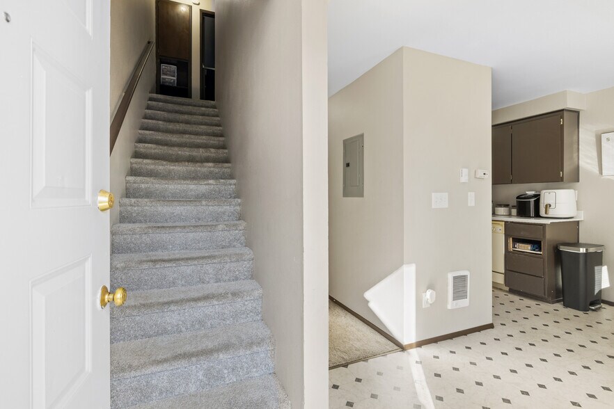 429 37th St SE, Auburn, WA à vendre - Photo du bâtiment - Image 2 de 13