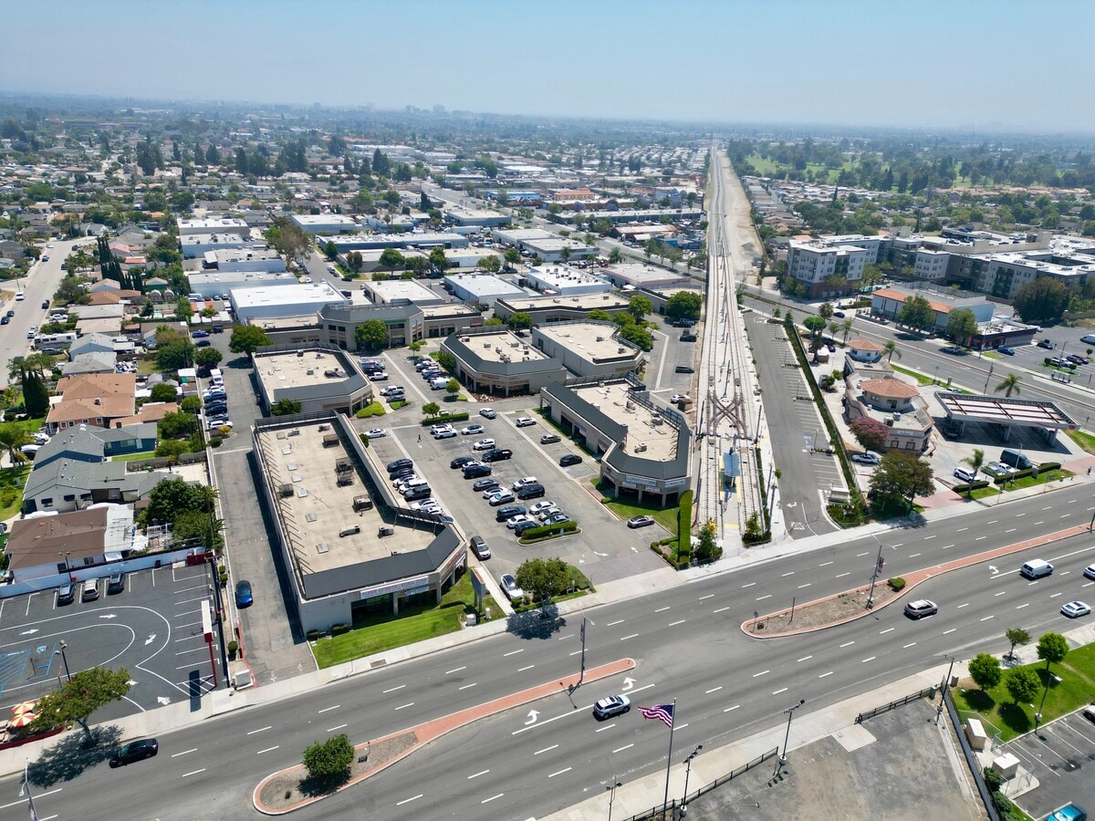 13902 Harbor Blvd, Garden Grove, CA 92843 - Unité 2B - - Photo intérieure - Image 2 of 7