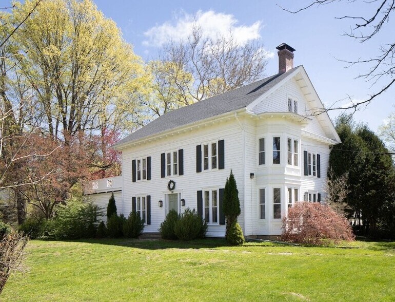 308 Main St, Lakeville, CT à vendre - Photo du bâtiment - Image 1 de 31