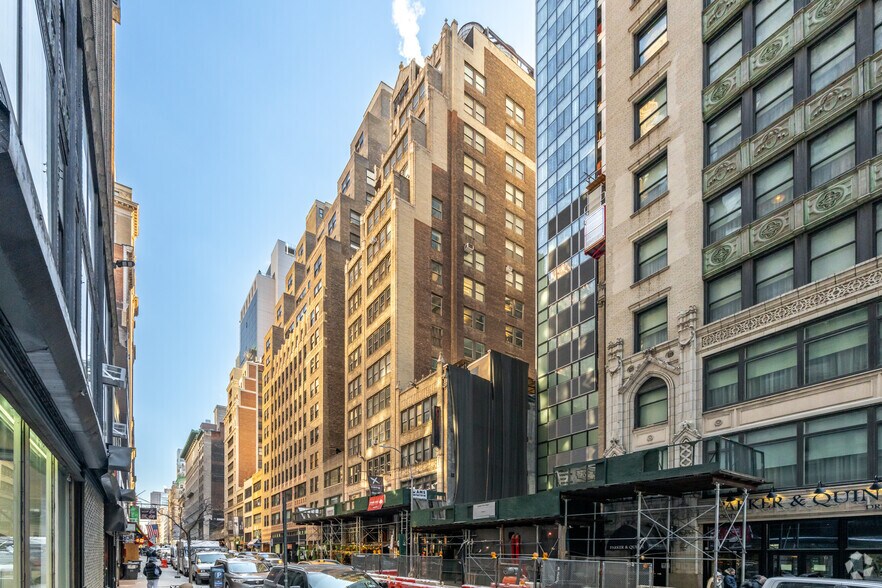 54 W 39th St, New York, NY à louer - Photo du bâtiment - Image 1 de 5