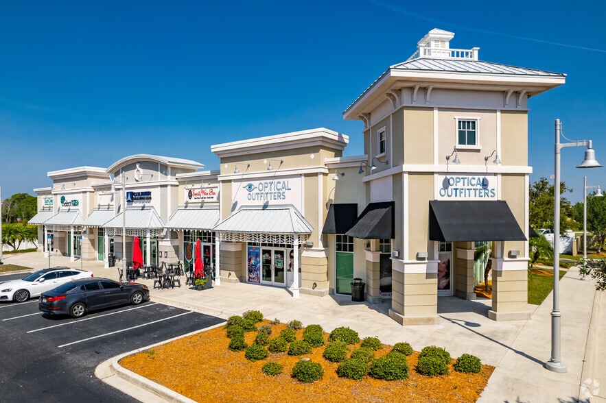 252 Harbor Village Ln, Apollo Beach, FL for lease - Building Photo - Image 2 of 5