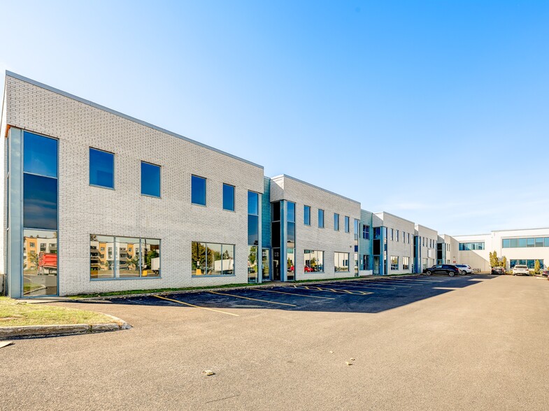 8740-8878 Blvd Pie-IX, Montréal, QC for lease - Building Photo - Image 1 of 32