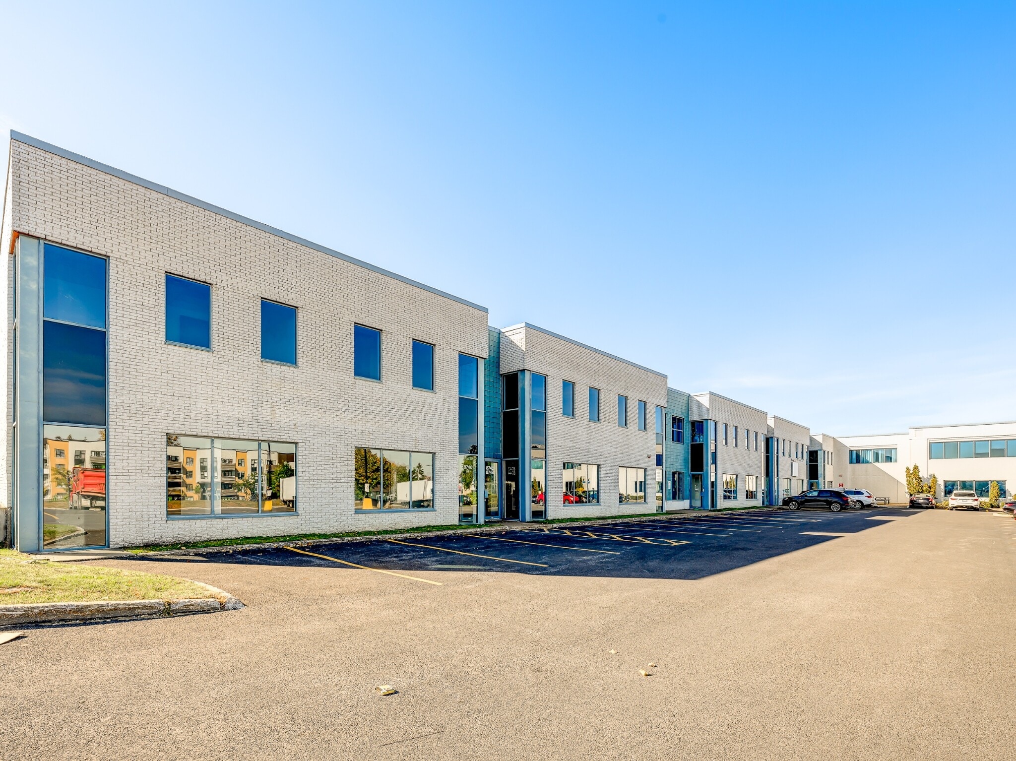 8740-8878 Blvd Pie-IX, Montréal, QC for lease Building Photo- Image 1 of 33