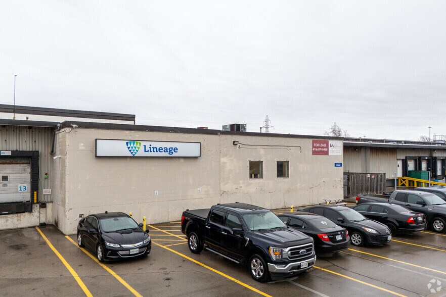 590 Nash Rd, Hamilton, ON à louer - Photo du bâtiment - Image 3 de 4