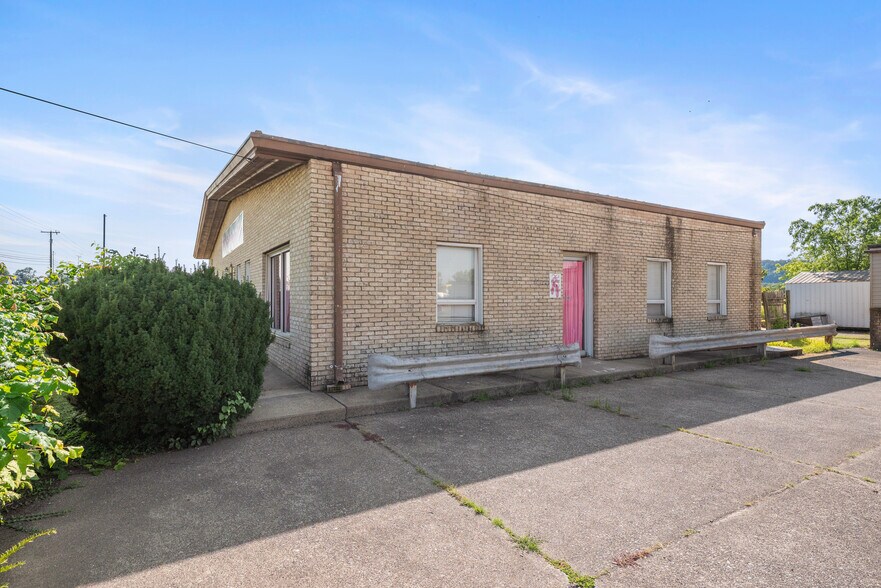 1725 Eastern Ave, Gallipolis, OH à vendre - Photo du bâtiment - Image 2 de 17