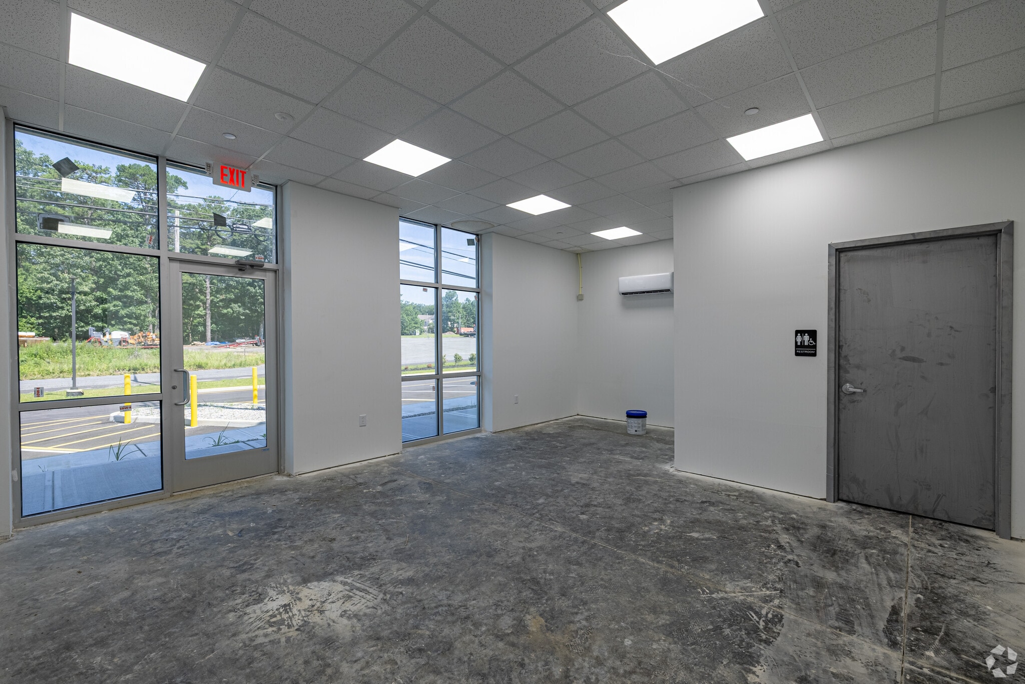 17 Cpl Luigi Marciante Jr Memorial Dr, Jackson Township, NJ for lease Interior Photo- Image 1 of 8