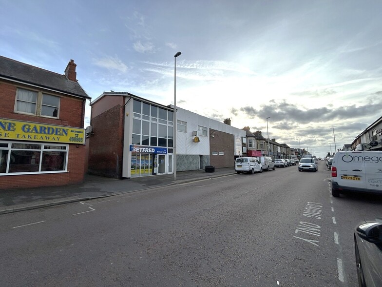 83-83A Highfield Rd, Blackpool for lease - Building Photo - Image 3 of 9