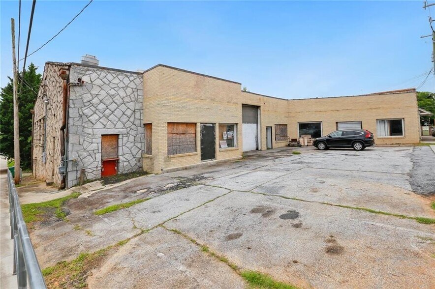 5367 E Mountain St, Stone Mountain, GA à louer - Photo du bâtiment - Image 3 de 12