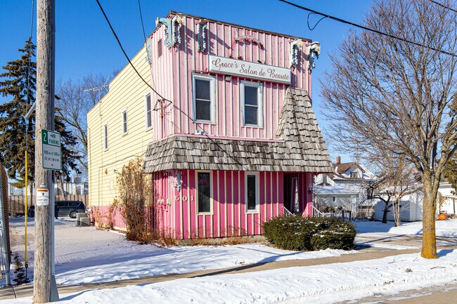 Plus de détails pour 501 S Douglas St, Appleton, WI - Commerce de détail à vendre