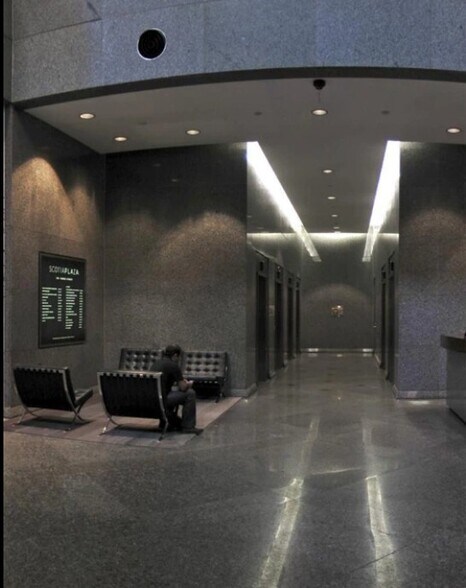 100 Yonge St, Toronto, ON à louer - Hall d’entrée - Image 2 de 10