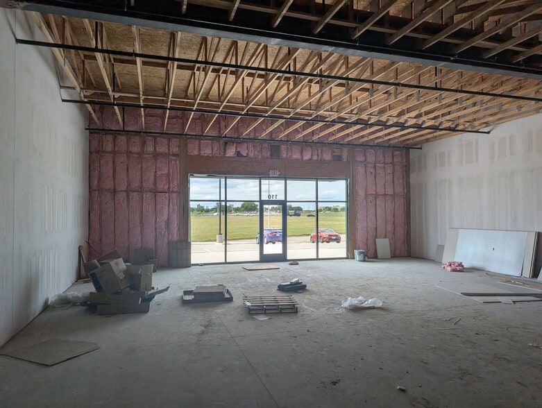 2401 NW Loop 820, Fort Worth, TX à louer - Photo intérieure - Image 3 de 8