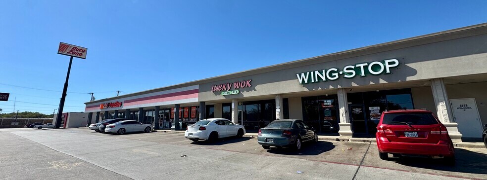 6730-6750 Forest Hill Dr, Forest Hill, TX à louer - Photo du bâtiment - Image 3 de 6