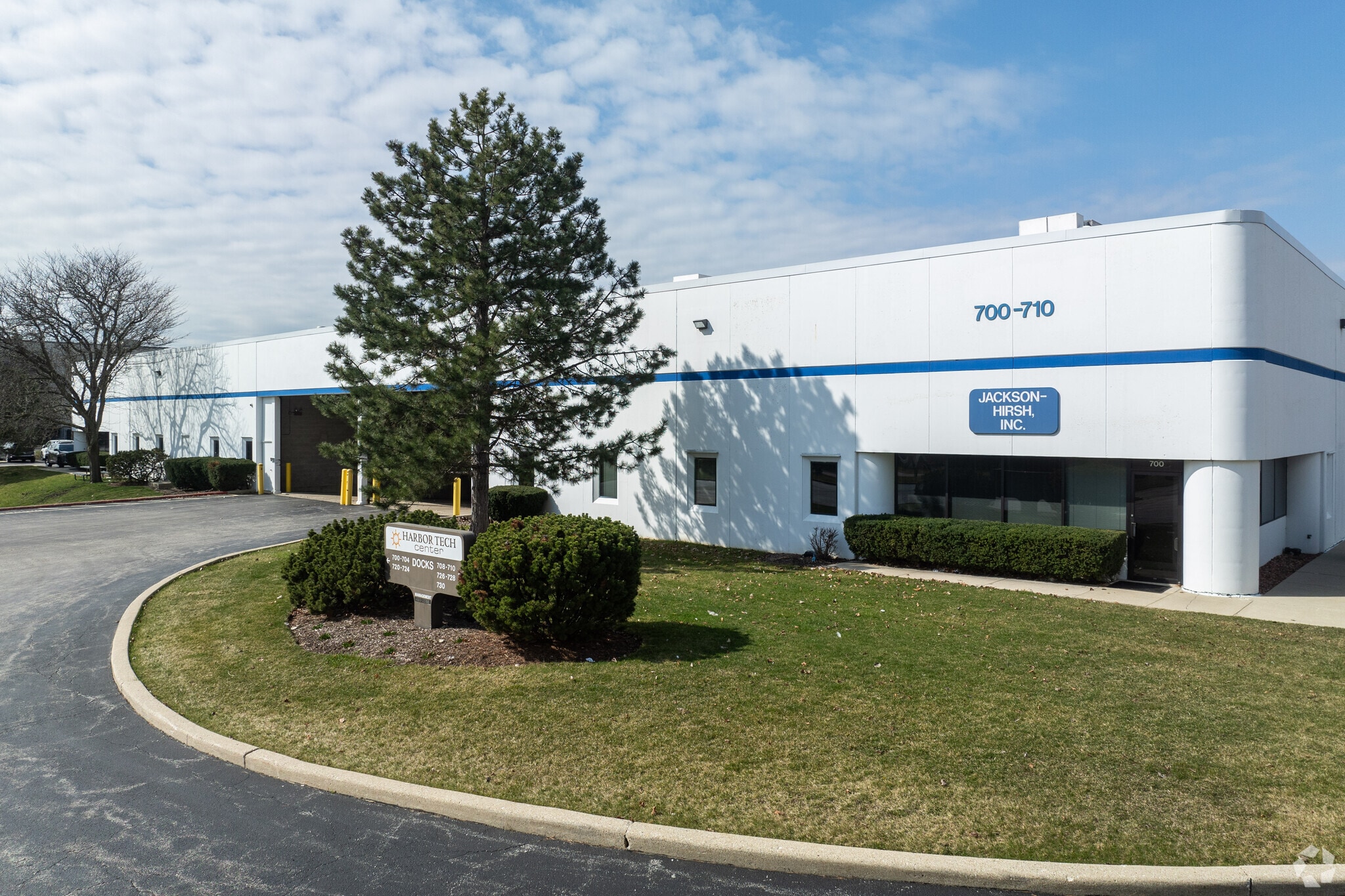 700-730 Anthony Trl, Northbrook, IL for lease Primary Photo- Image 1 of 7