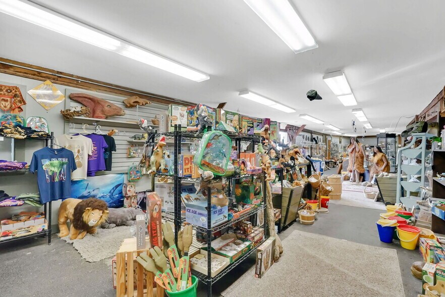 213 Greenfield Rd, South Deerfield, MA à vendre - Photo du bâtiment - Image 3 de 10