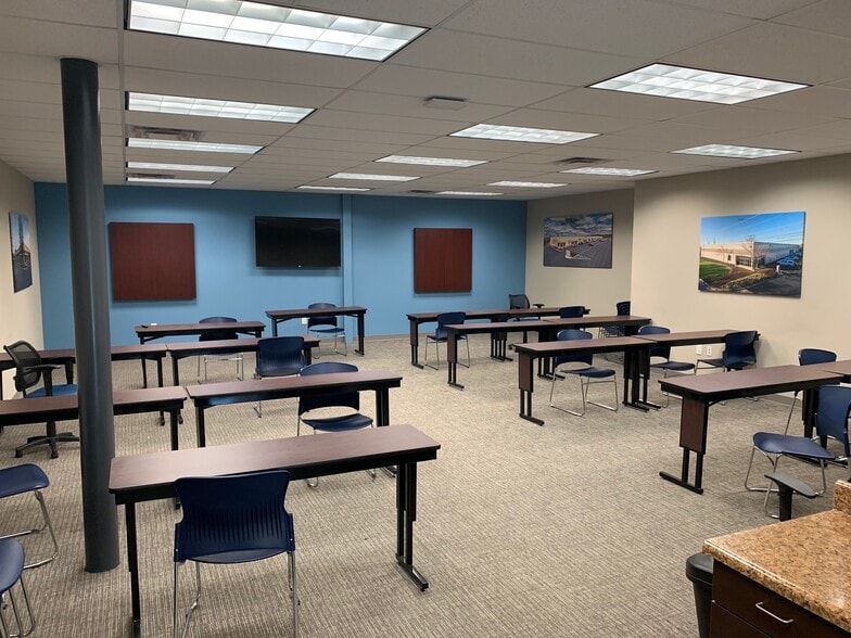 1400-1408 Donelson Pike, Nashville, TN for lease - Interior Photo - Image 3 of 7