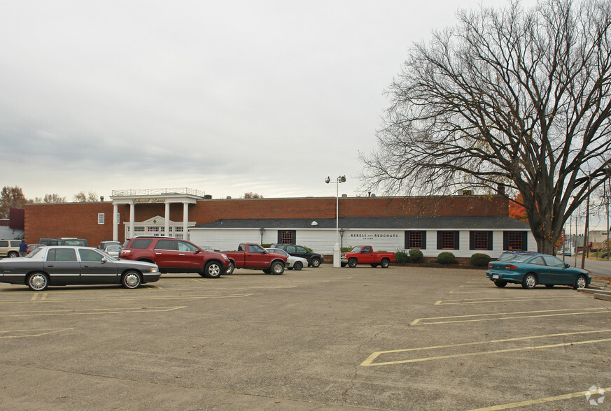 626 5th St W, Huntington, WV à vendre - Photo principale - Image 1 de 1