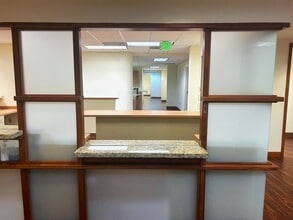 9555 N Kendall Dr, Miami, FL à louer Photo intérieure- Image 2 de 6