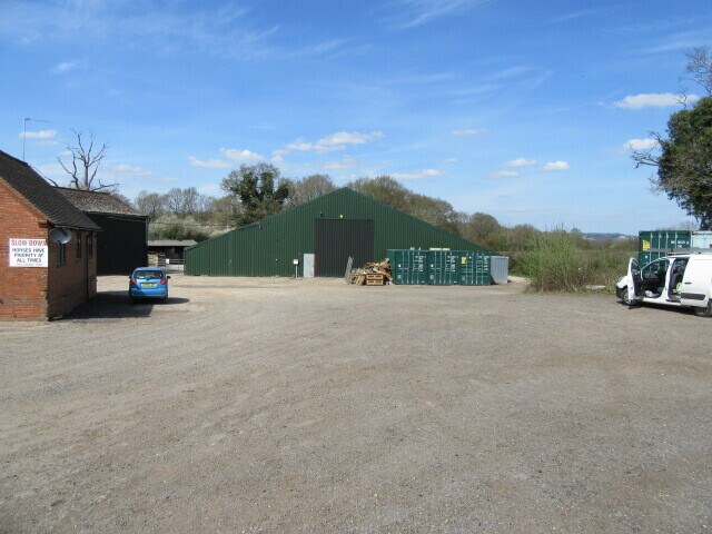 Henfold Ln, Dorking à louer - Photo du bâtiment - Image 2 de 4