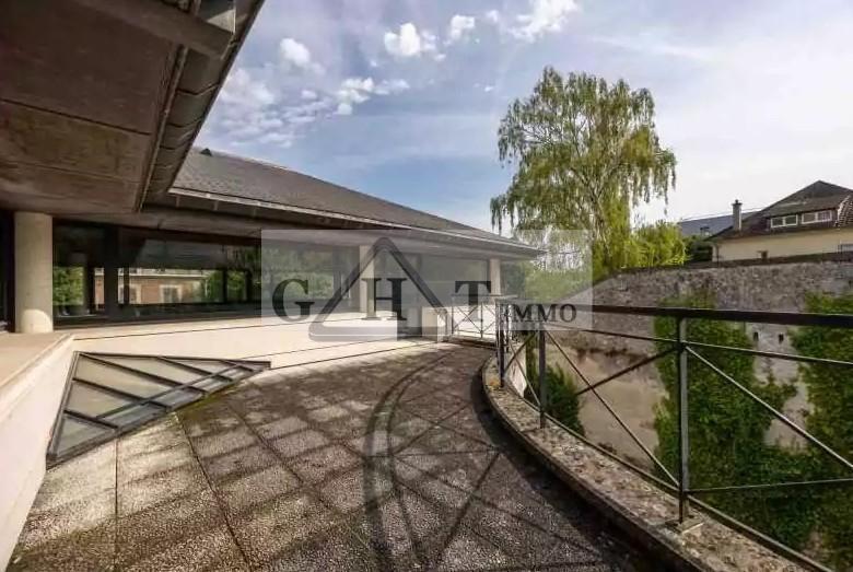 Flex in Lagny-sur-Marne for lease Building Photo- Image 1 of 2