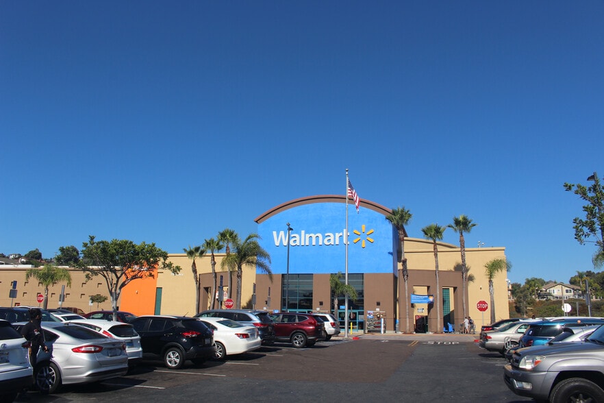 2110-2178 Vista Way, Oceanside, CA for lease - Building Photo - Image 2 of 22