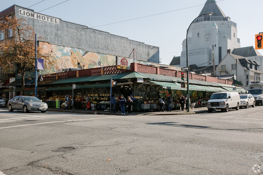 300 Powell St, Vancouver, BC for sale - Primary Photo - Image 1 of 3