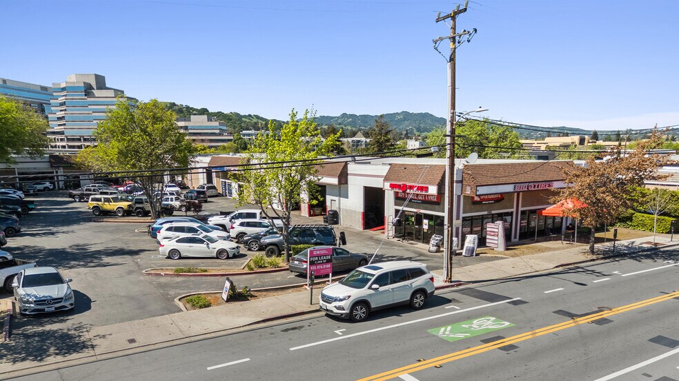 2141-2149 N Broadway, Walnut Creek, CA à vendre - Photo du bâtiment - Image 2 de 3