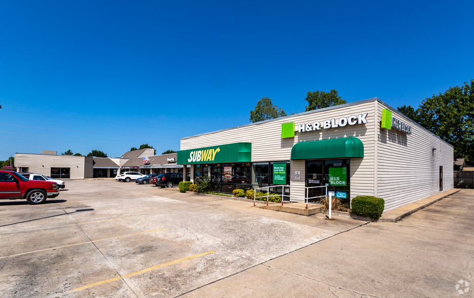 519 E 141 St, Glenpool, OK for lease - Building Photo - Image 1 of 3