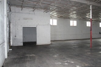 3121-3171 E 11th Ave, Hialeah, FL for lease Interior Photo- Image 2 of 4
