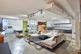 8800 Wilshire Blvd, Beverly Hills, CA à louer Photo intérieure- Image 1 de 5