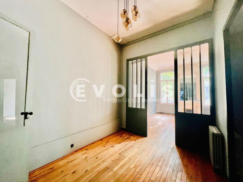 Office in Bordeaux for sale - Interior Photo - Image 3 of 6