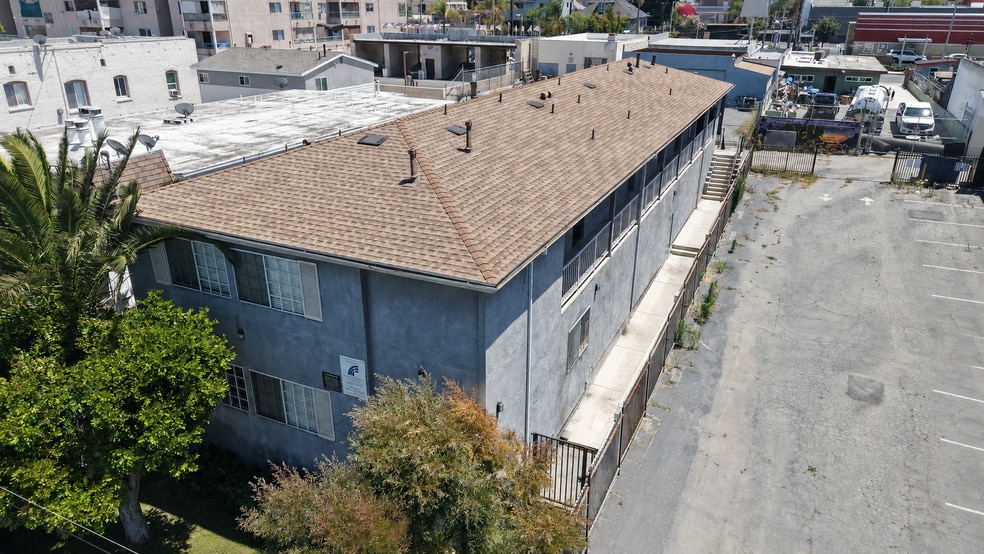 663 W 5th St, San Pedro, CA à vendre - Photo du bâtiment - Image 1 de 11
