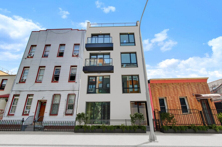 710 Hart St, Brooklyn, NY à vendre - Photo du bâtiment - Image 1 de 6