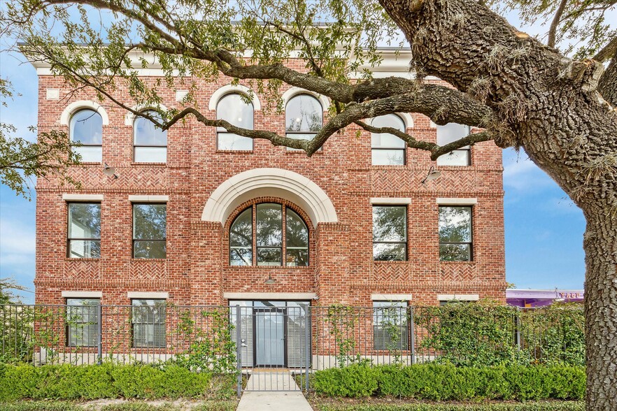 128 W 17th St, Houston, TX for sale - Building Photo - Image 1 of 30