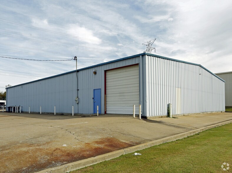 5071 Wilfong Rd, Memphis, TN à vendre - Photo du bâtiment - Image 2 de 5