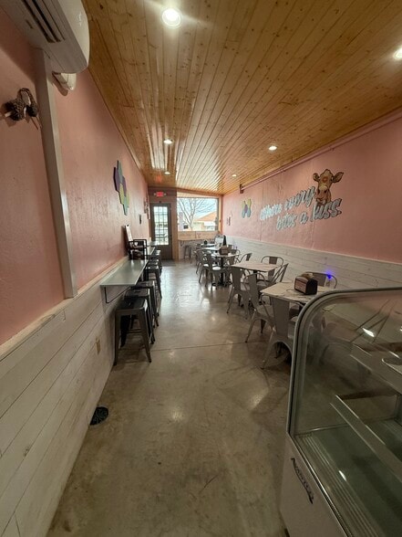 216-222 E Main, Yadkinville, NC for lease - Building Photo - Image 3 of 8