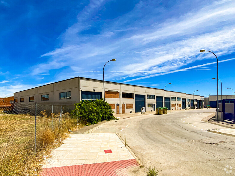 Industriel dans El Viso de San Juan, TOL à vendre - Photo du bâtiment - Image 2 de 3