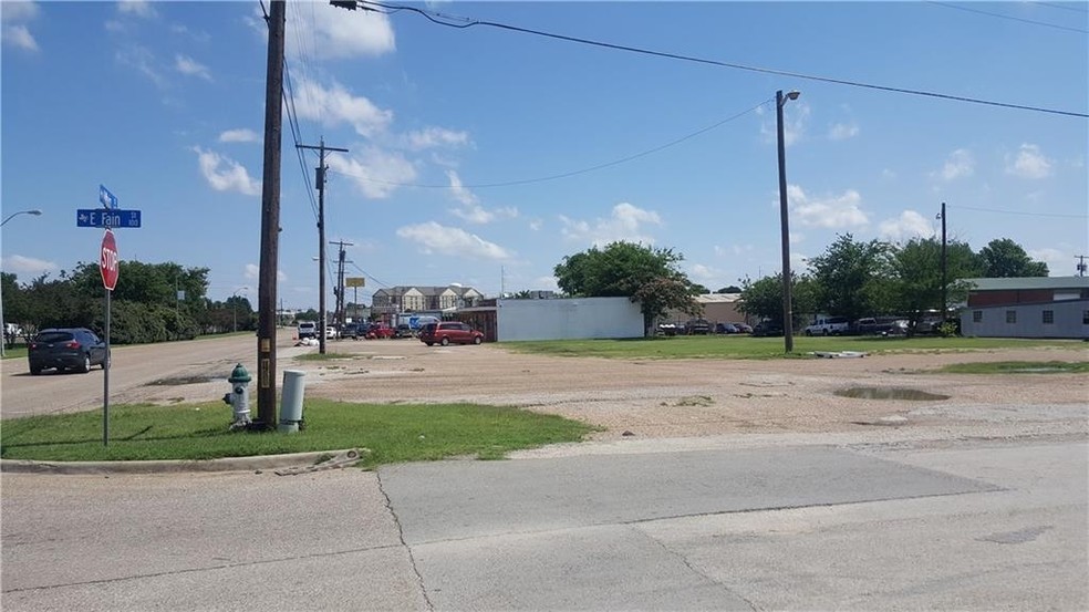 704 N Main St, Duncanville, TX for sale - Primary Photo - Image 1 of 1