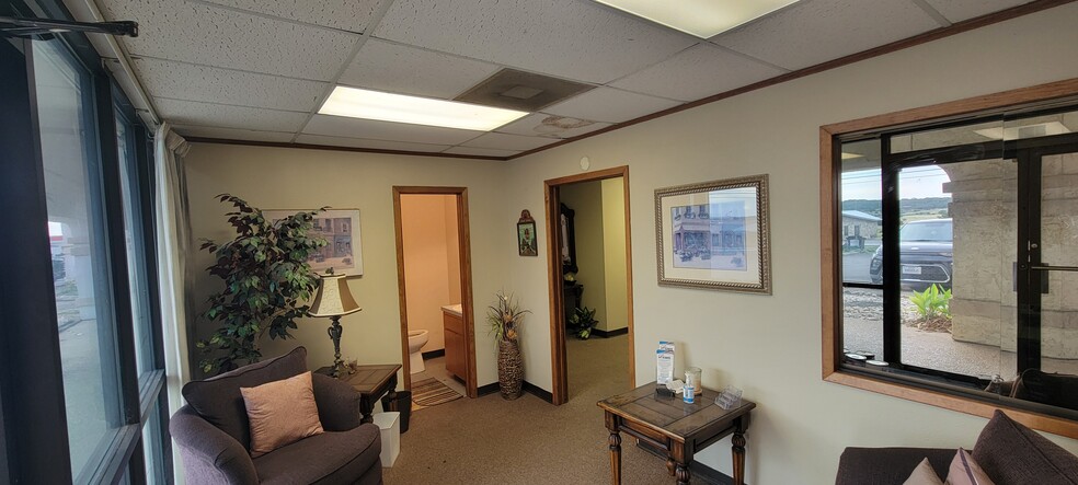 18100 FM 306, Canyon Lake, TX for lease - Interior Photo - Image 3 of 4