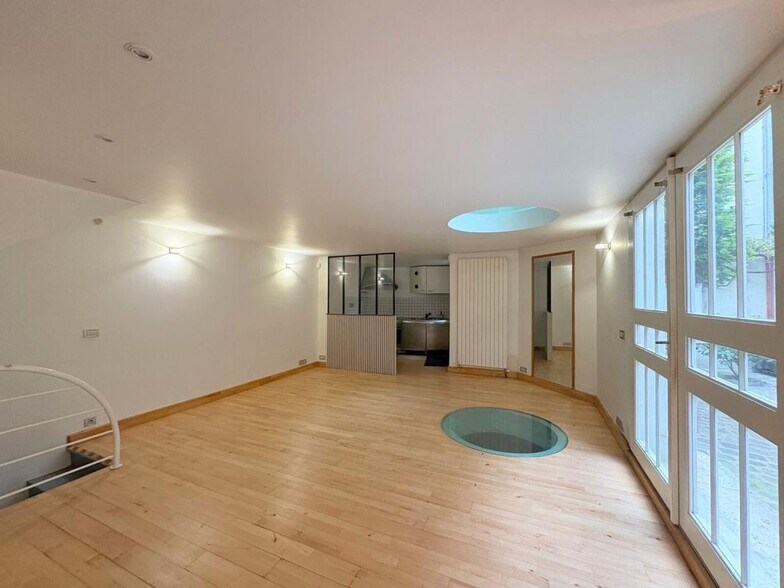 Office in Saint-Germain-en-Laye for lease - Interior Photo - Image 3 of 16