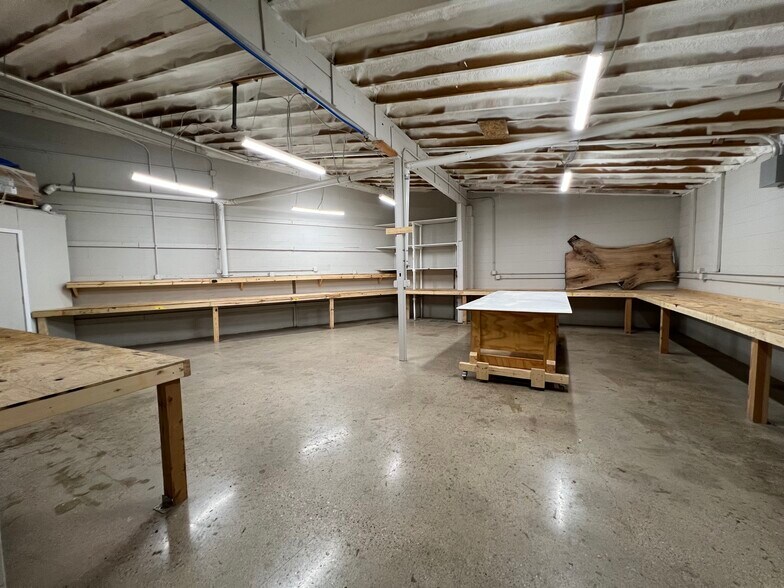 135 E Broadway St, Fortville, IN à vendre - Photo du bâtiment - Image 3 de 7