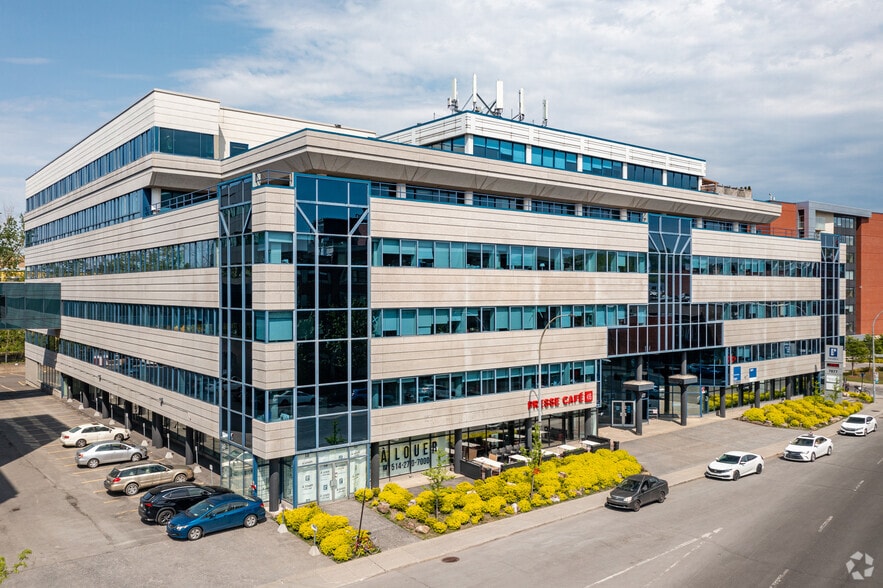 7077 Av Du Parc, Montréal, QC for lease - Primary Photo - Image 1 of 8