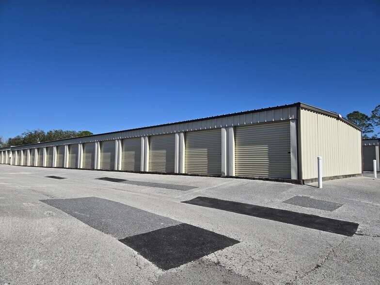 2281 Us Highway 441/27, Fruitland Park, FL à louer - Photo du bâtiment - Image 3 de 4